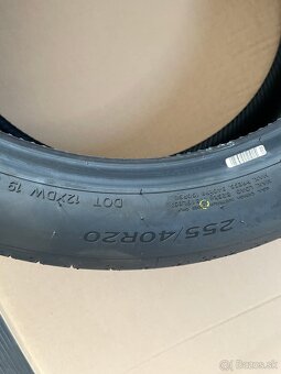 Hankook Ventus S1 evo4 SUV 255/40 R20 - 3