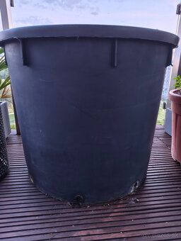 Kvetinac 200l - 3