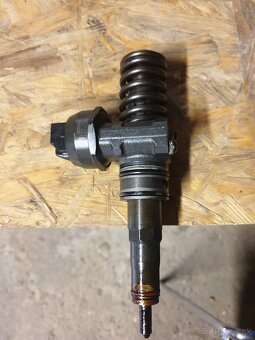 Vstrekovacie trysky 1.9 TDI 77kW BLS 038130073BN - 3