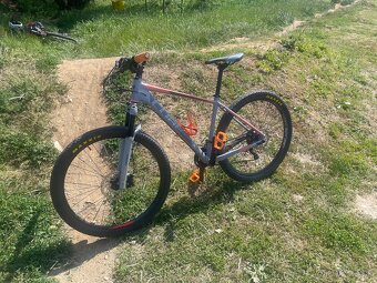 Cube 27.5” - 3