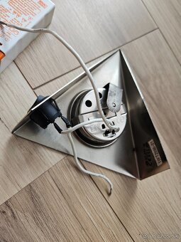 Trojuholnikove svietidlo - 3