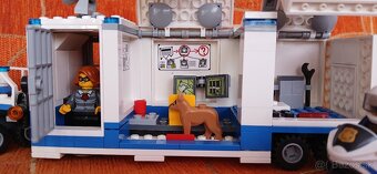 Lego City 60139 Mobilné veliteľské centrum - 3