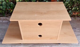 Darujem TV stolík - 3