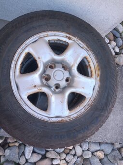 Toyota 215/70r16 - 3