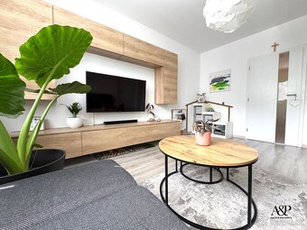NA PREDAJ 2 IZB. BYT S BALKÓNOM, 51M2, KALINČIAKOVA UL., SEN - 3