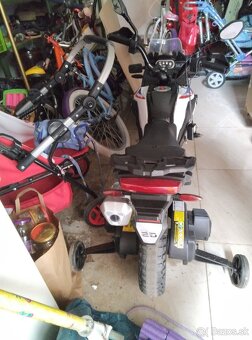 Elektrická motorka malo používaná plne funkčná - 3