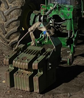 Závažie John deere - 3