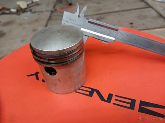 Valec piest hlava na Terra   vari - 3