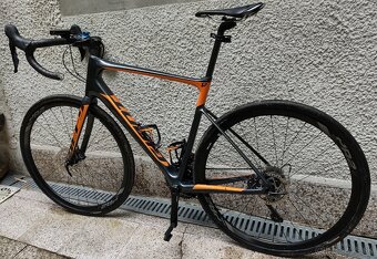 Cestny karbonovy bicykel Giant Defy Advanced 2 - 3