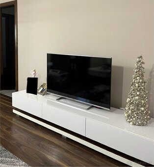 Stolík pod TV - 3