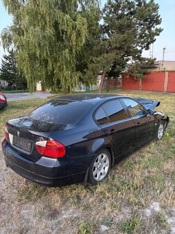 Rozpredám BMW e90 320d 120kw - 3