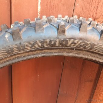 Pneumatiky PIRELLI SCORPION,MAXXIS DESERT - 3