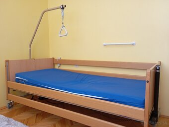 Polohovacia posteľ - 3