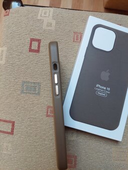Predám originál koženný kryt na iPhone15 - 3