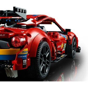 Predám stavebnicu Ferrari 488 GTE (klon 42125) - 3