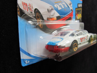 Hot Wheels 71 Porsche 911 Magnus Walker - 3