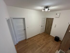 Prenájom 2 - izbového bytu na ulici Dlhé Hony v Trenčíne - 3