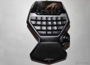 Logitech G13 makro LCD keyboard gaming klávesnica - 3