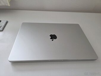 Apple Macbook Pro 16 M1 Max - 32 Core, 2TB - 3