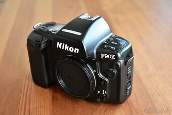 Nikon F90X s dátovou stenou MF-26 a orig strapom - 3