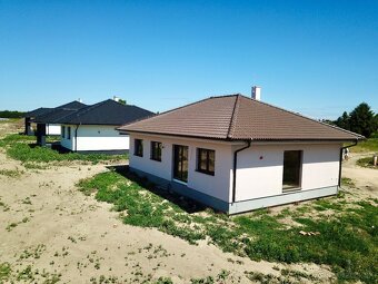 PREDAJ | Novostavba 4i. Bungalov na pozemku 662m2. - 3
