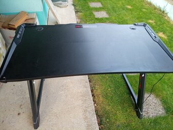 Herný a pracovný stôl - 3