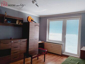 Dvojizbový byt s výmerou trojizbového s balkónom v Lučenci. - 3