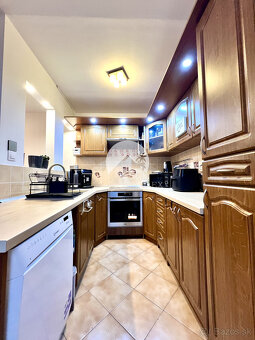 Reality KOMPLEX s.r.o. ponúka na PRENÁJOM veľkometrážny 3 iz - 3