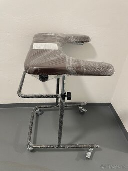 Predám nové, nepoužité -  chodítko vysoké , šírka 59cm. - 3