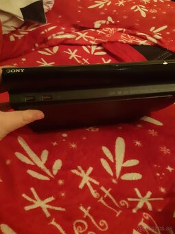 Predám PS3 super slim - 3