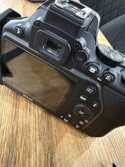 Nikon D3500 - 3