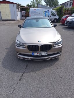 BMW 750i - 3