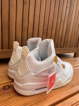 Jordan 4 Retro Metallic Gold - 3