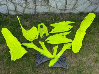Plasty UFO Suzuki RMZ 250/450 - 3