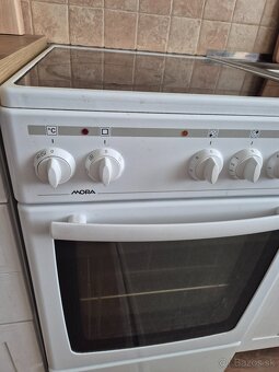 Elektricky sporak so sklokeramickou doskou-Rezervovany - 3