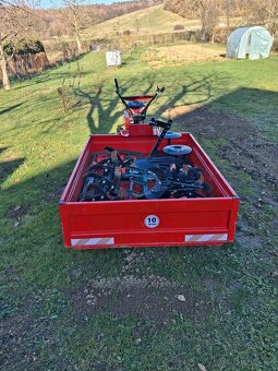 Predám málo malotraktor s vlečkou aj príslušenstvom - 3