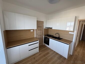 Predám 3 izbový kompet prerobený byt - 3