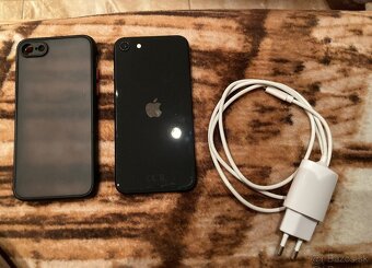 Apple iPhone SE 2020 128GB s príslušenstvom - 3