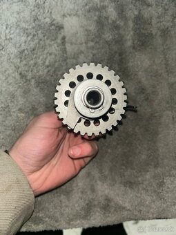 Oska na nakopavačku - 3