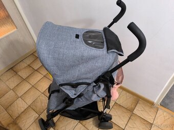 GOLFOVÝ KOČÍK - 3