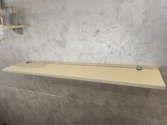 Predajný pult pre šperky so zariadením predajne - 3