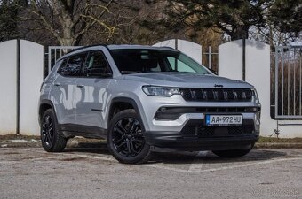 Jeep Compass 1.5 e-Hybrid Night Eagle II / NELAKOVANÉ - 3