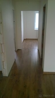 Pokládka podlahy a montáž dverí - 3