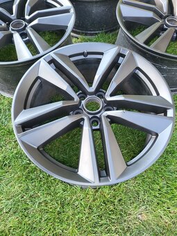 5X114,3 R19 Mustang alu disky +TPms senor - 3