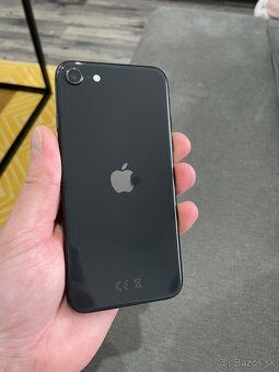 Apple iPhone SE 2020 Black 64GB - 3