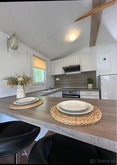 Záhrada s mobilným domom - 3