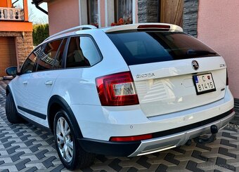 Škoda Octavia Combi SCOUT 2,0 TDI DSG 4x4 135kW Kamera ACC - 3