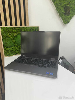 Lenovo LOQ 15 IAX 9 - 3