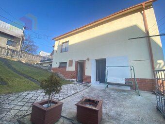 EXKLUZÍVNE PONÚKAME  RODINNÝ DOM za cenu bytu - Valaská Belá - 3