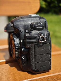 Nikon D500 telo + originál battery grip - 3